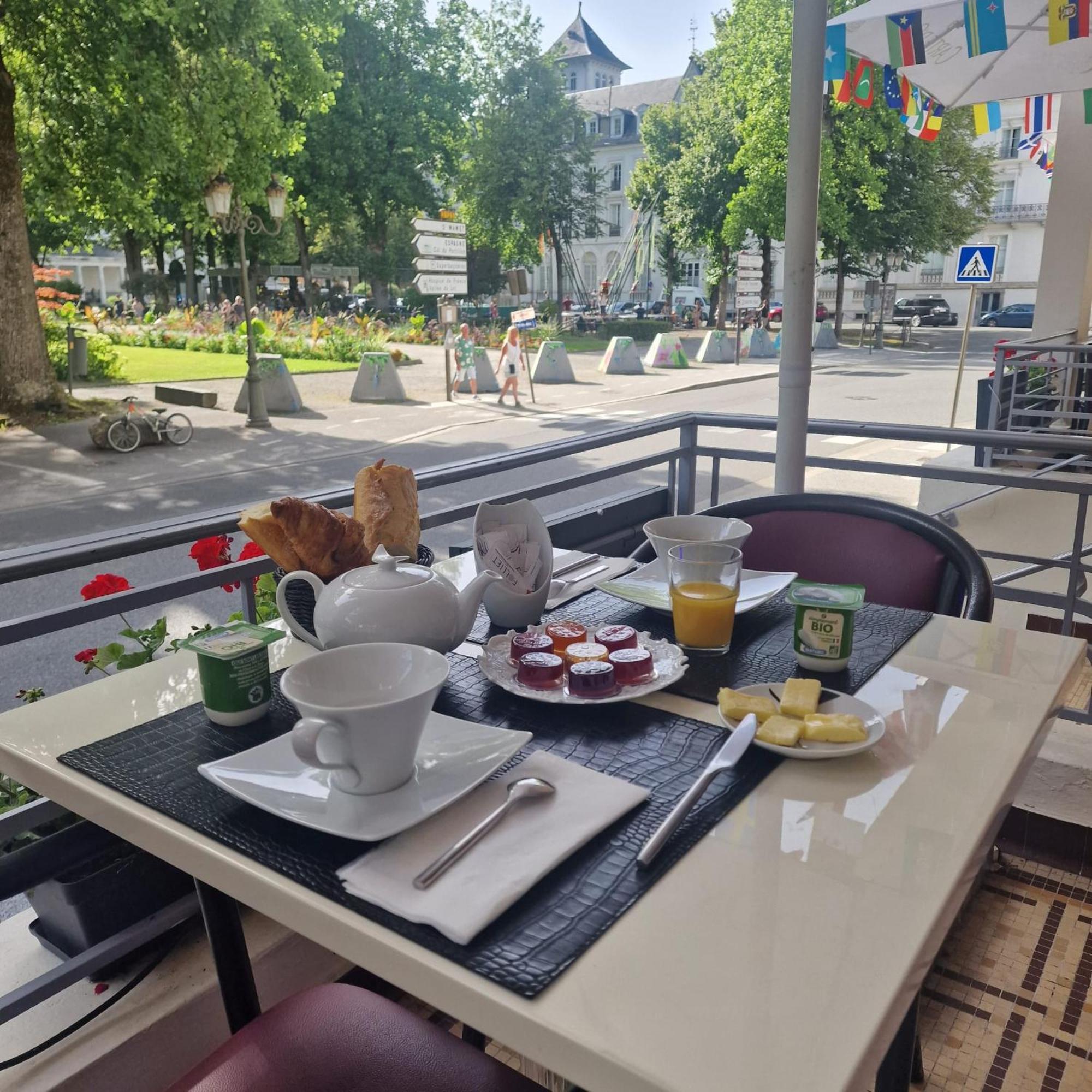 Bagnères-de-Luchon Royal Luchon 아파트 호텔 외부 사진